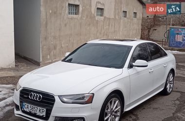 Седан Audi A4 2015 в Каневе
