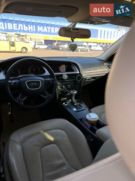Седан Audi A4 2012 в Луцьку