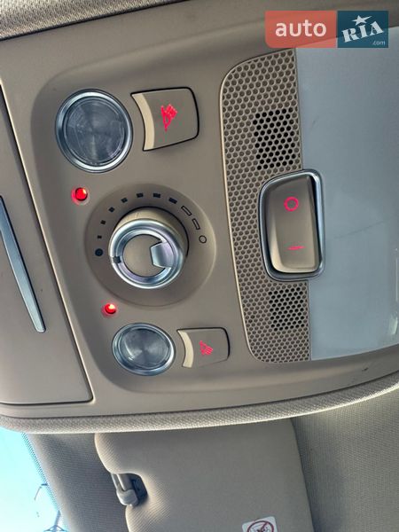 Седан Audi A4 2012 в Луцьку