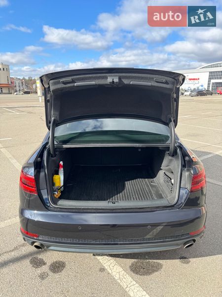 Седан Audi A4 2017 в Киеве