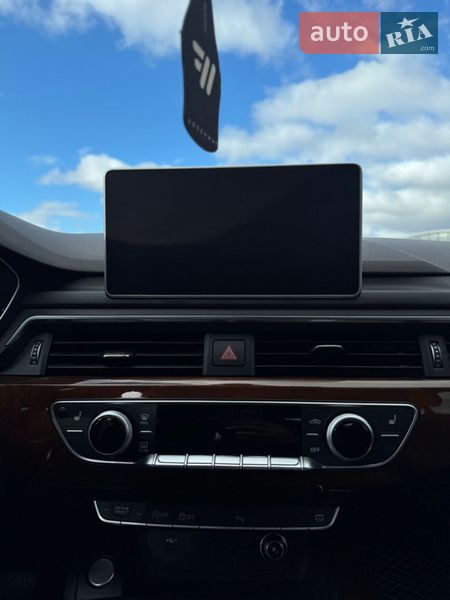 Седан Audi A4 2017 в Киеве