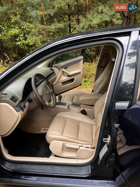 Седан Audi A4 2002 в Жовкве