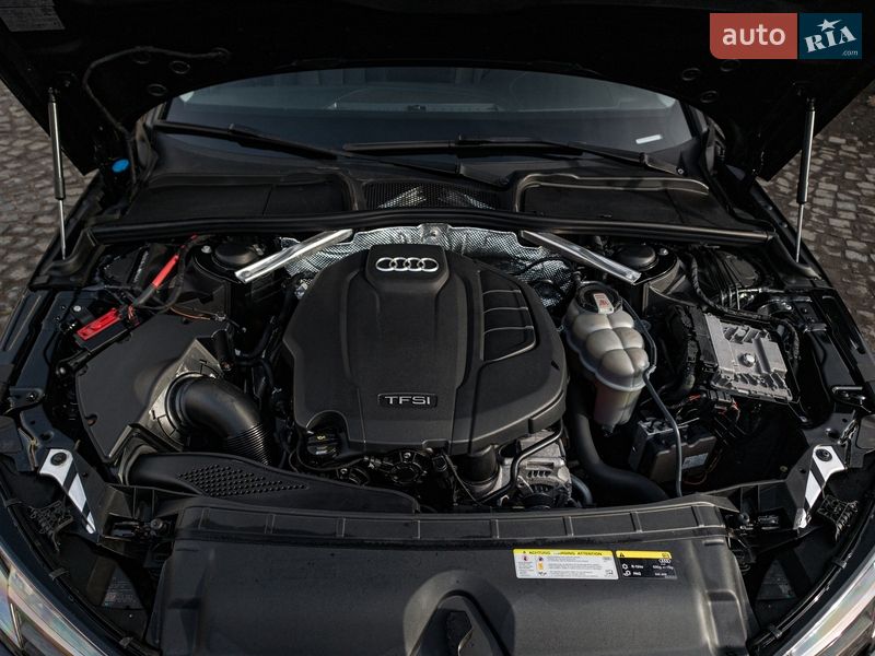 Седан Audi A4 2015 в Львове