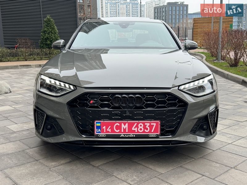 Седан Audi A4 2022 в Києві