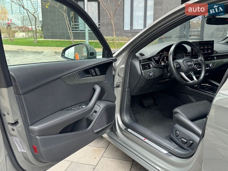 Седан Audi A4 2022 в Києві