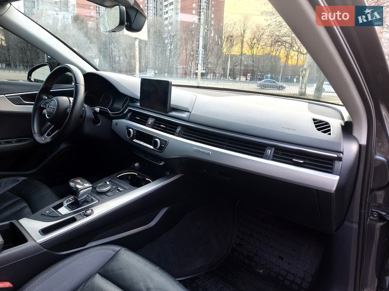 Седан Audi A4 2016 в Дніпрі