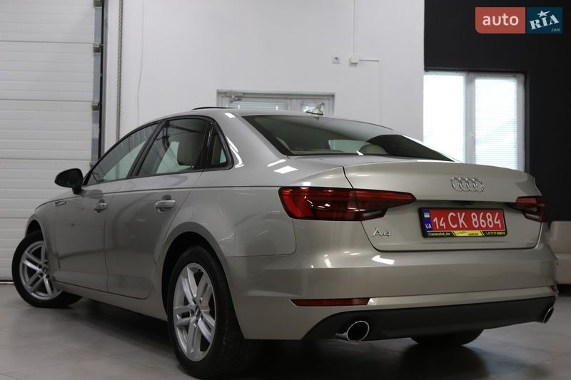 Седан Audi A4 2017 в Дрогобыче