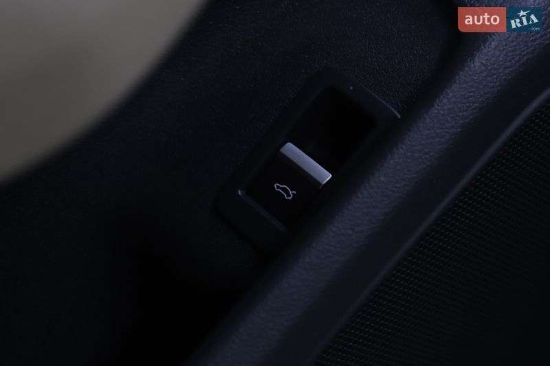 Седан Audi A4 2017 в Дрогобыче