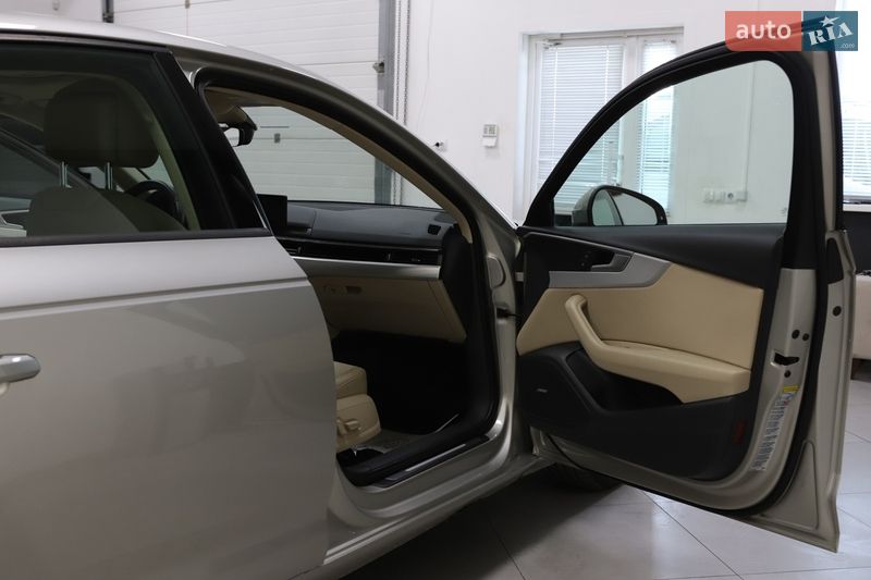 Седан Audi A4 2017 в Дрогобыче