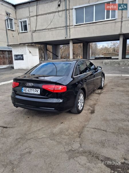 Седан Audi A4 2014 в Днепре