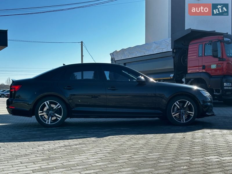 Седан Audi A4 2016 в Львові