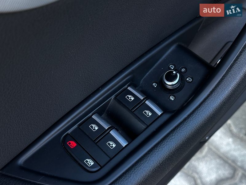 Седан Audi A4 2016 в Львові