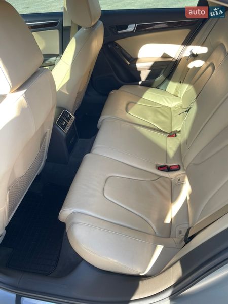 Седан Audi A4 2013 в Золочеве