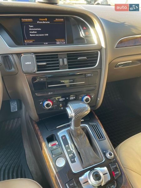 Седан Audi A4 2013 в Золочеве