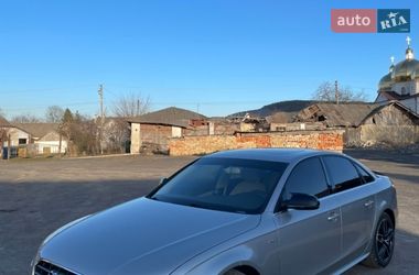 Седан Audi A4 2013 в Золочеві