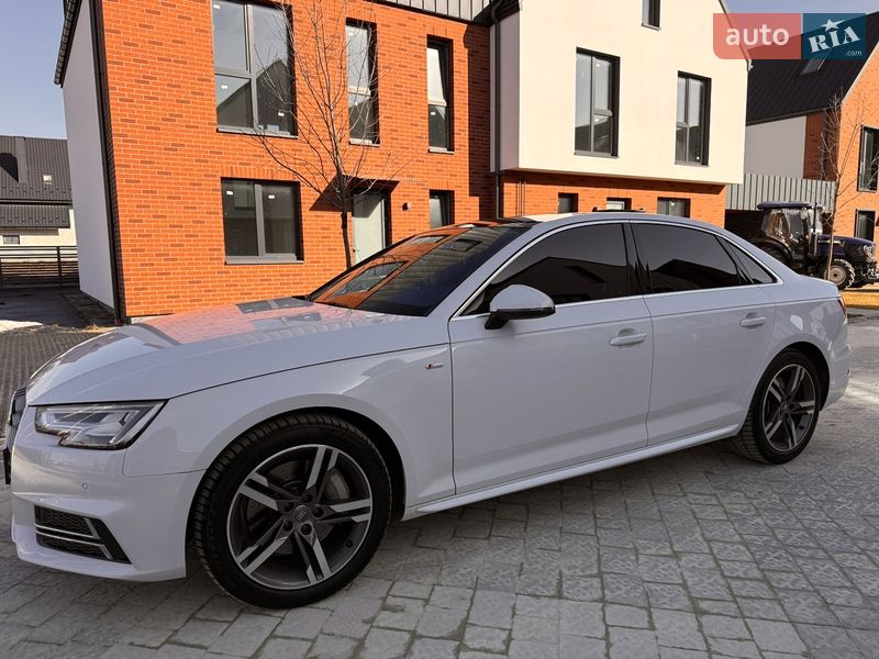 Седан Audi A4 2018 в Львові