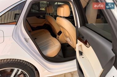 Седан Audi A4 2018 в Львове