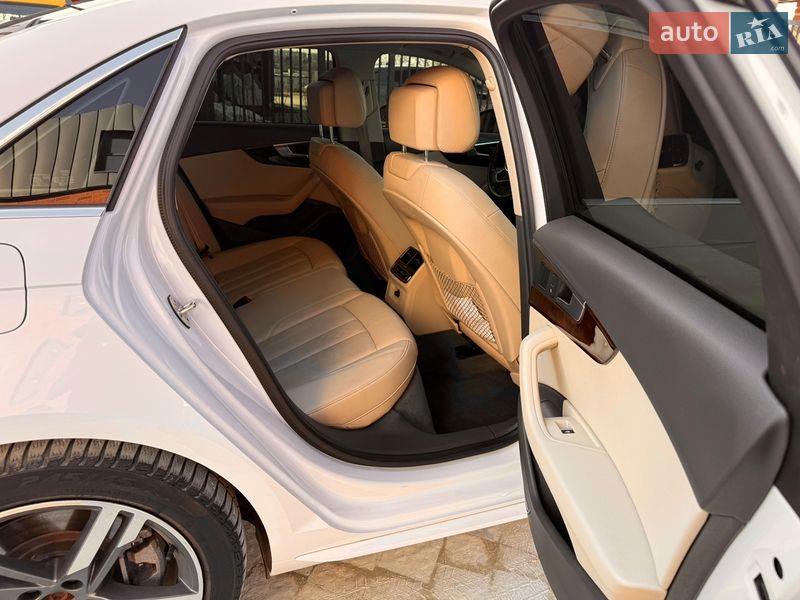 Седан Audi A4 2018 в Львові