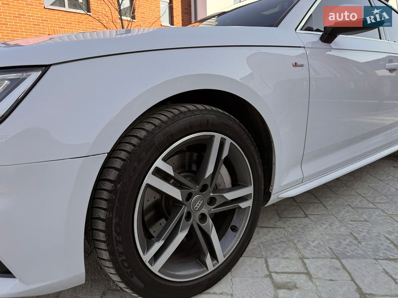 Седан Audi A4 2018 в Львові