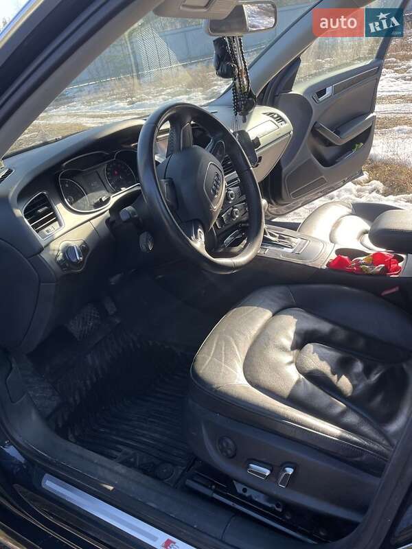 Седан Audi A4 2013 в Киеве
