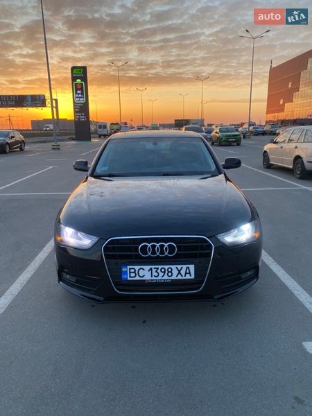 Седан Audi A4 2012 в Львові