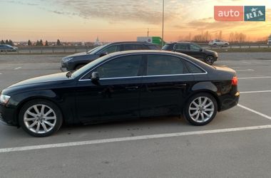Седан Audi A4 2012 в Львове