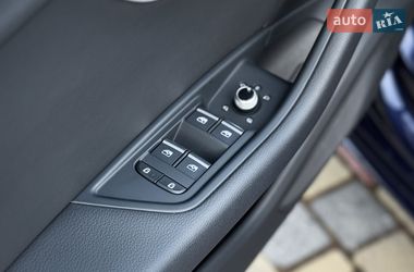 Седан Audi A4 2022 в Ровно