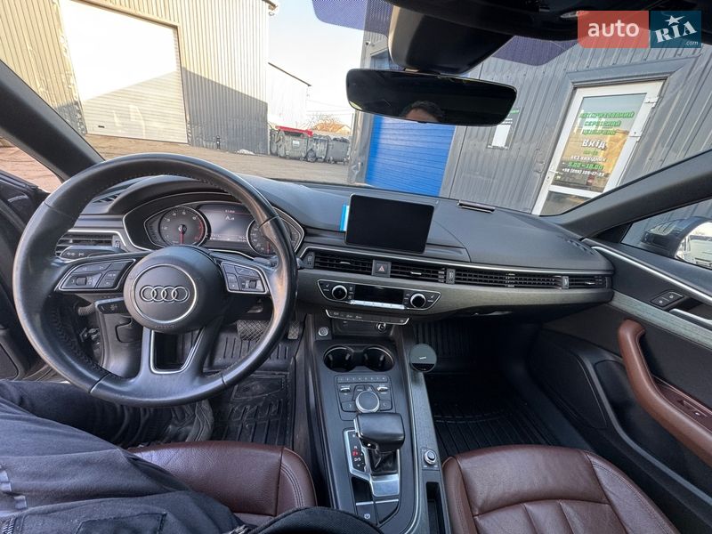 Седан Audi A4 2018 в Киеве