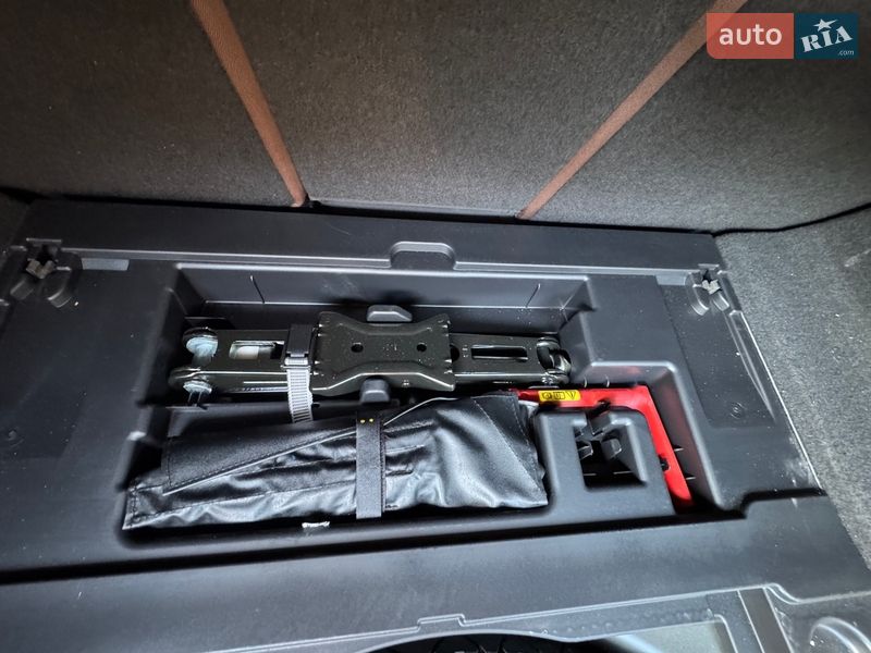 Седан Audi A4 2018 в Киеве