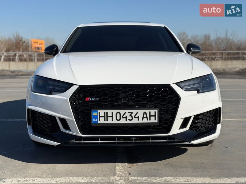 Седан Audi A4 2016 в Киеве