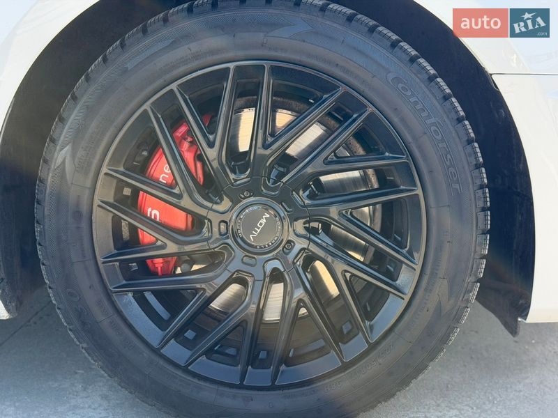 Седан Audi A4 2016 в Киеве