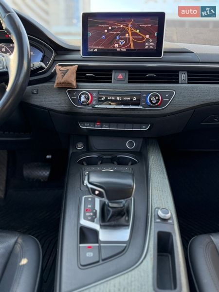 Седан Audi A4 2016 в Киеве