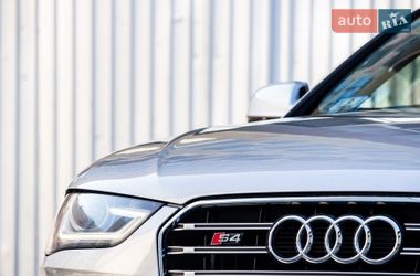 Седан Audi A4 2013 в Львові