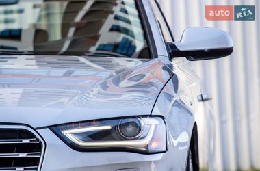 Седан Audi A4 2013 в Львові