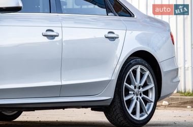 Седан Audi A4 2013 в Львові