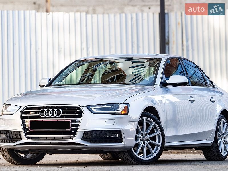 Седан Audi A4 2013 в Львові