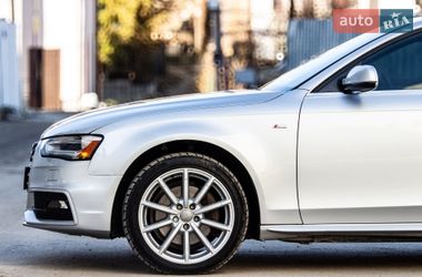 Седан Audi A4 2013 в Львові