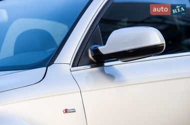 Седан Audi A4 2013 в Львові