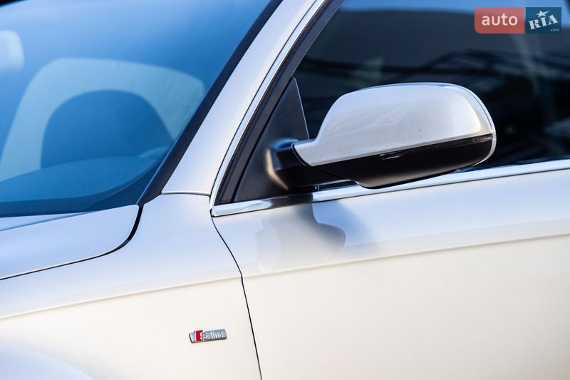 Седан Audi A4 2013 в Львові