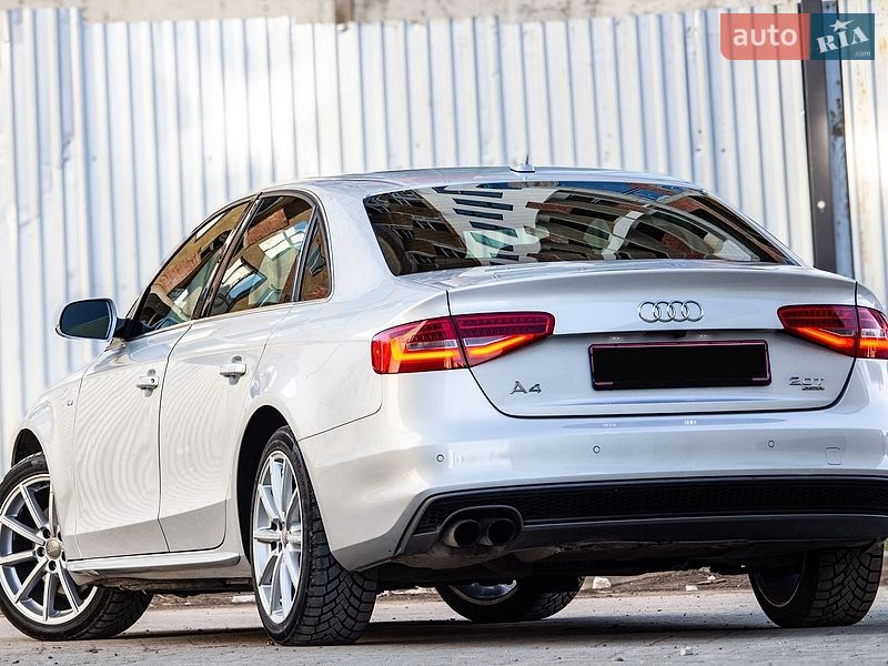Седан Audi A4 2013 в Львові