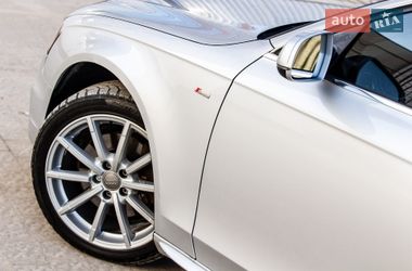 Седан Audi A4 2013 в Львові