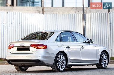 Седан Audi A4 2013 в Львові