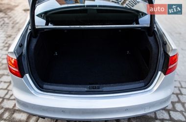 Седан Audi A4 2013 в Львові