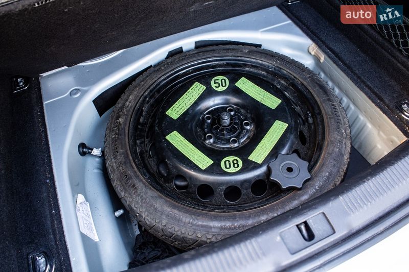 Седан Audi A4 2013 в Львове