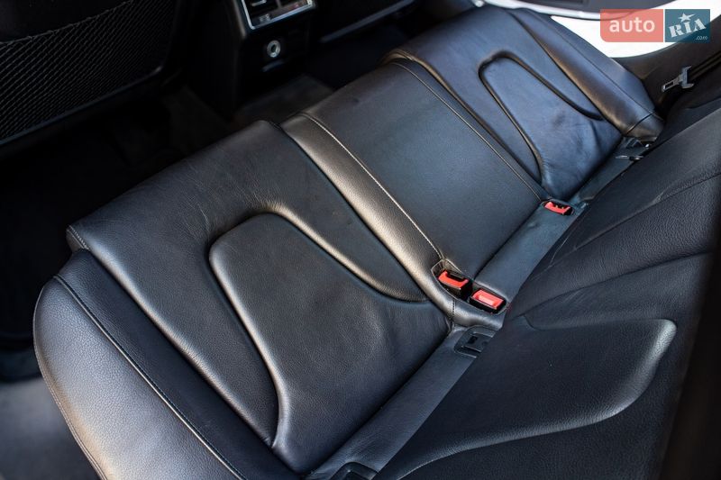 Седан Audi A4 2013 в Львові