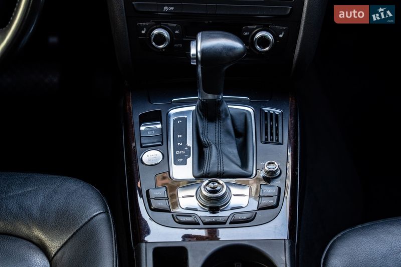 Седан Audi A4 2013 в Львове