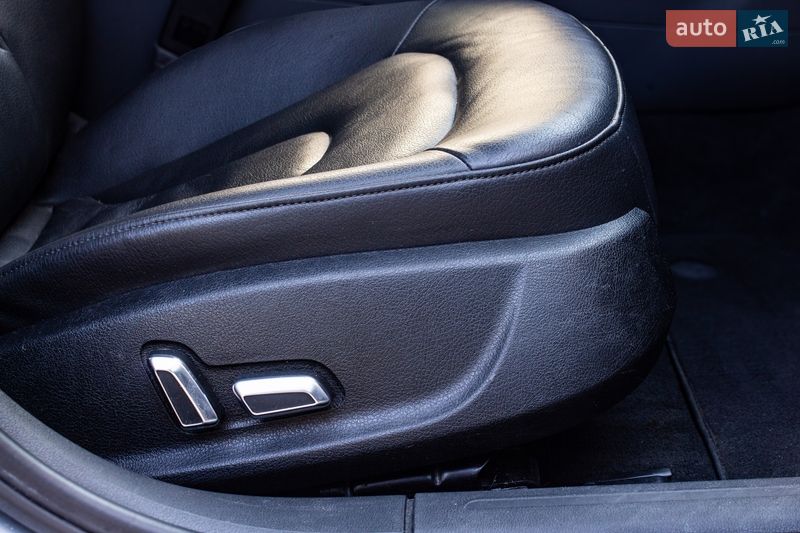 Седан Audi A4 2013 в Львові