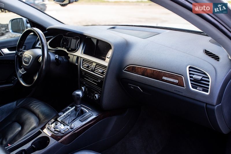 Седан Audi A4 2013 в Львові