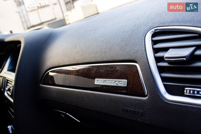 Седан Audi A4 2013 в Львове