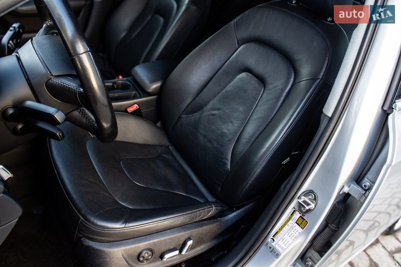 Седан Audi A4 2013 в Львові